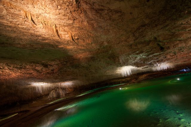 Le lac souterrain de la grotte de Choranche